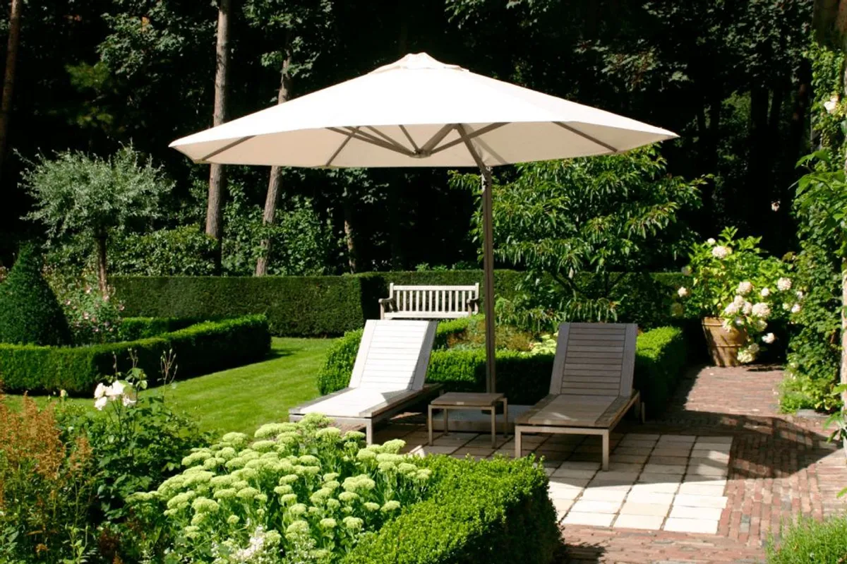 Bien protéger sa terrasse du soleil : 5 conseils