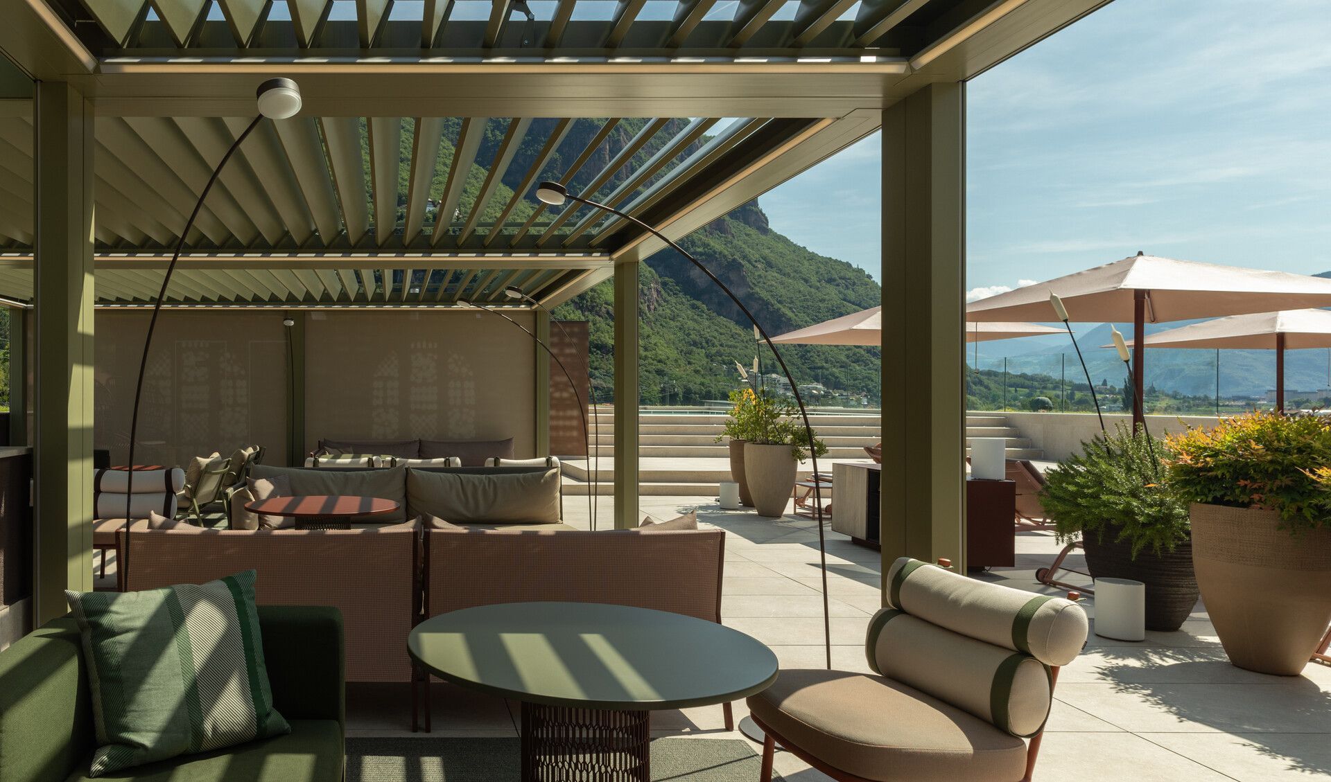 Dupuy Stores - Votre spécialiste en stores, volets, portes de garage et portails