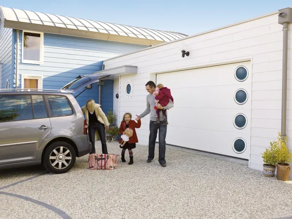 Porte de garage sectionnelle : quels avantages ?