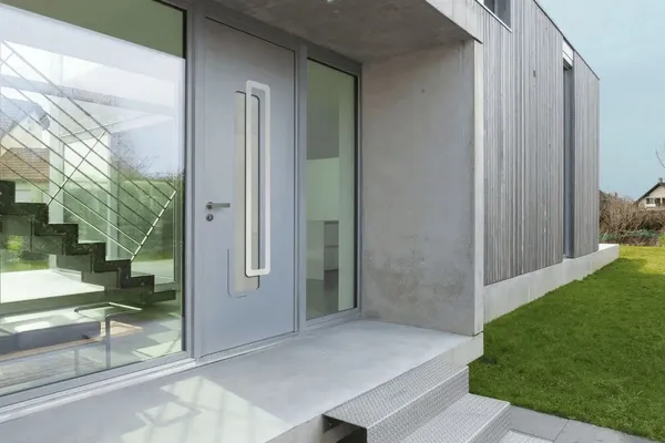 Porte d’entrée en aluminium : 3 raisons de la choisir