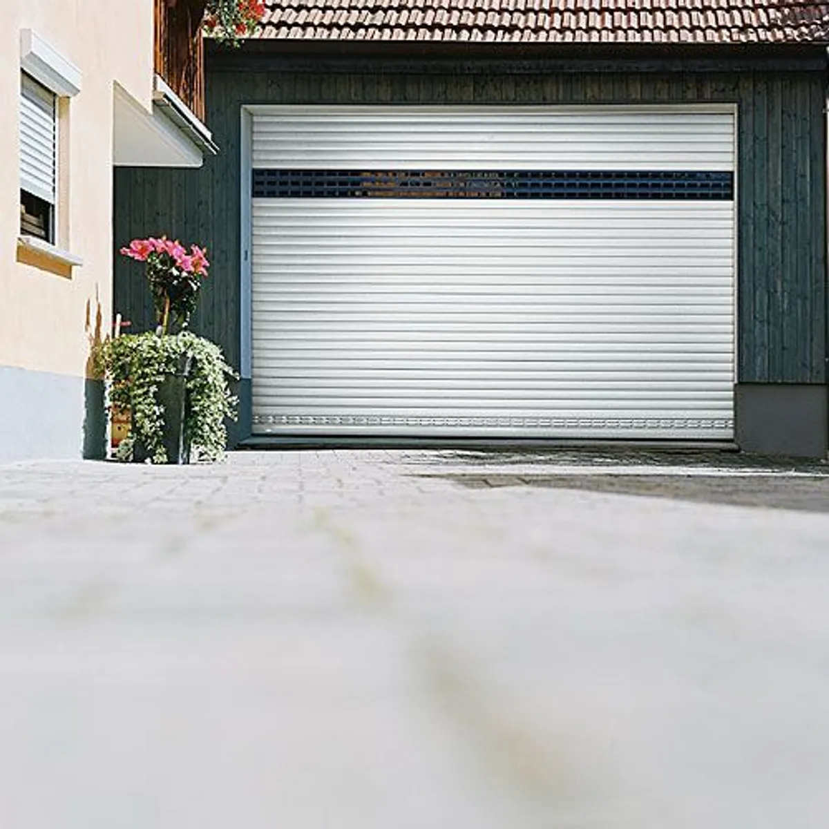 Pourquoi choisir une porte de garage enroulable ?