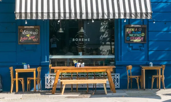 Quelles solutions pour aménager une petite terrasse de bar, café ou restaurant ?Aménagements et solutions pour optimiser et enrichir votre terrasse