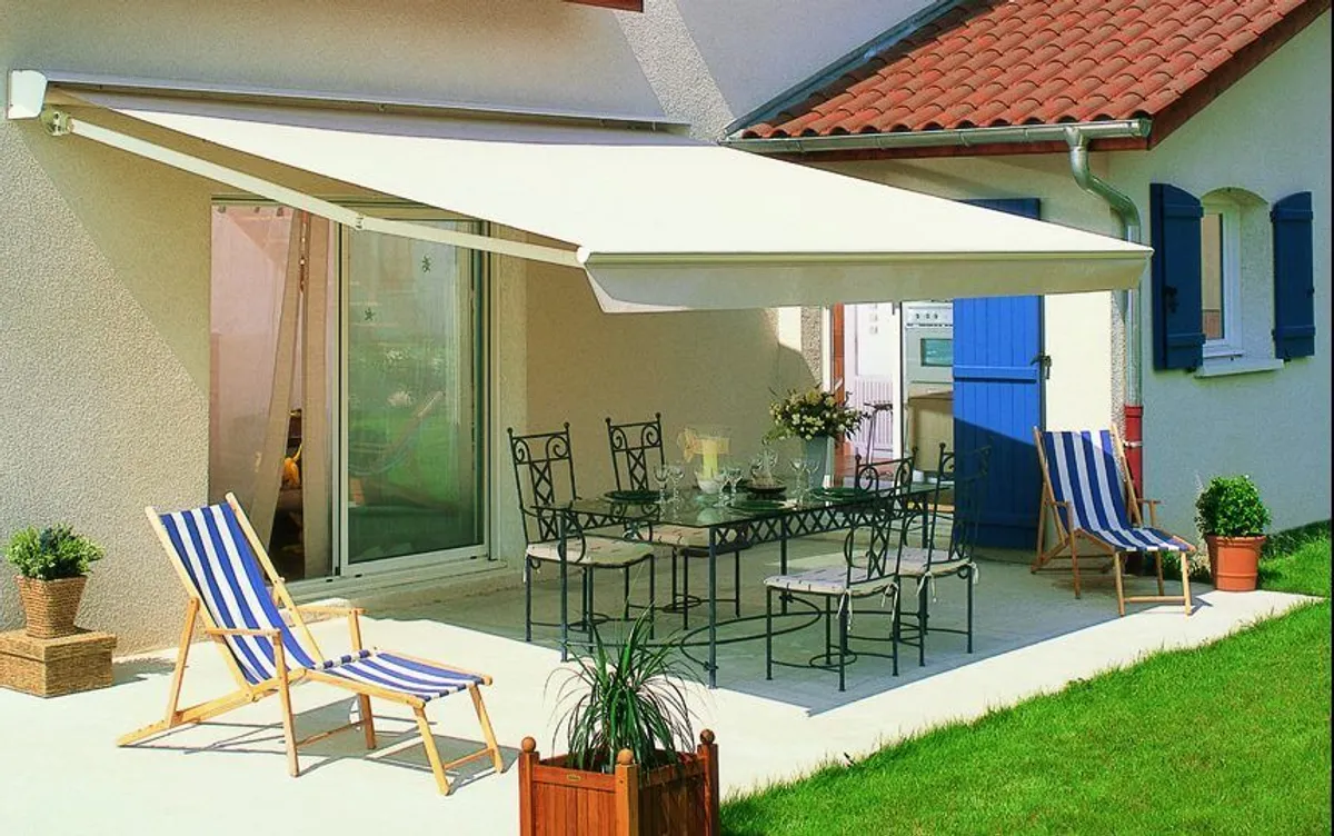 Quelle dimension adaptée pour mon store de terrasse ?