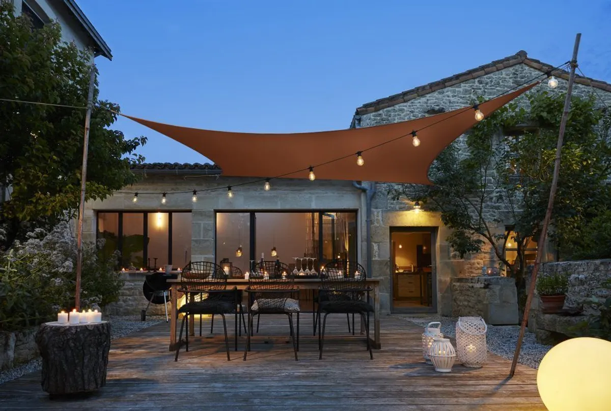 Trouvez votre toile d’ombrage parfaite avec Dupuy Stores