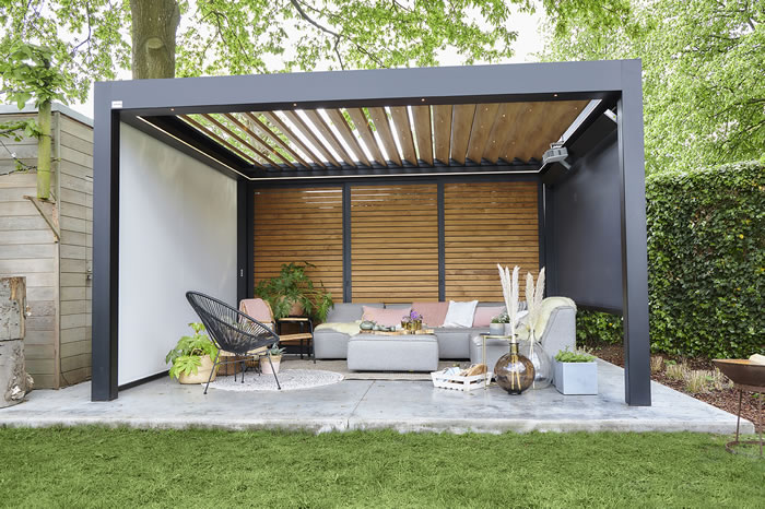 pergola-bioclimatique-paravents-persiennes-bois-700x466-1 pergola bioclimatique saint etienne - pergola bioclimatique le puy en velay