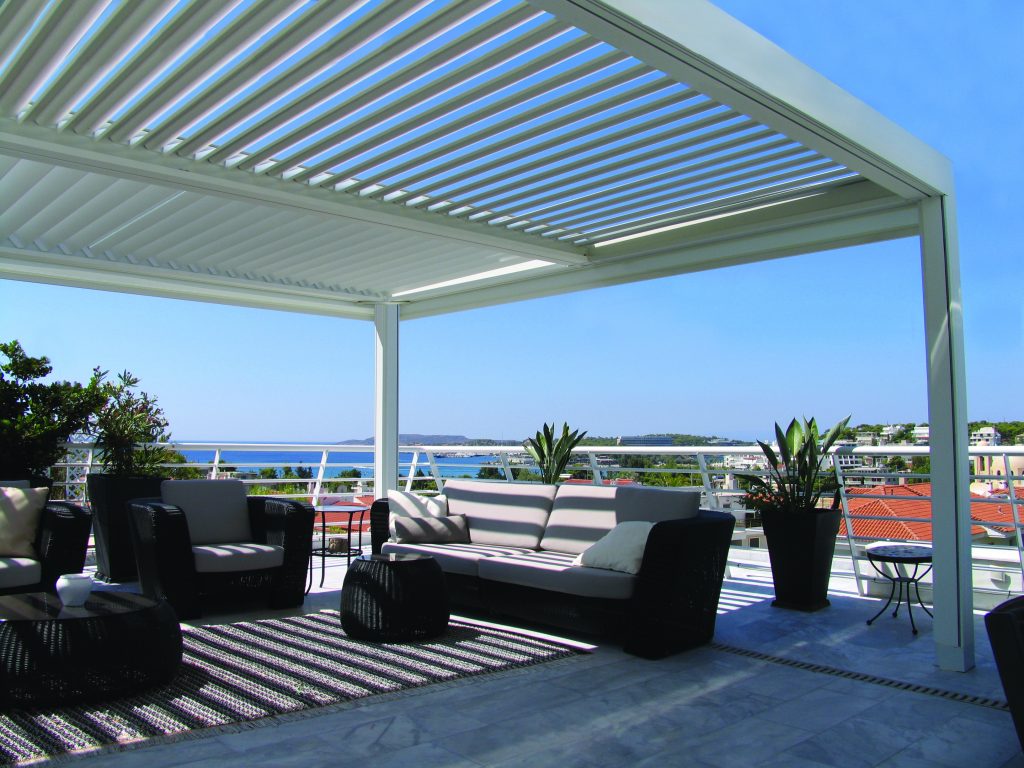 pergola bioclimatique pour un extérieur design